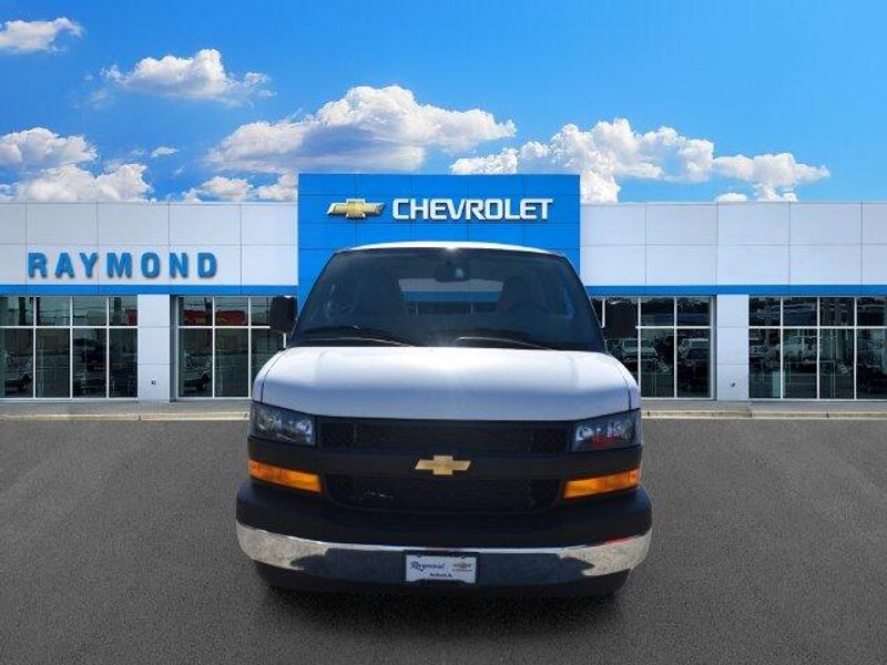 New 2026 Chevrolet Express 3500 Work VanImage 9