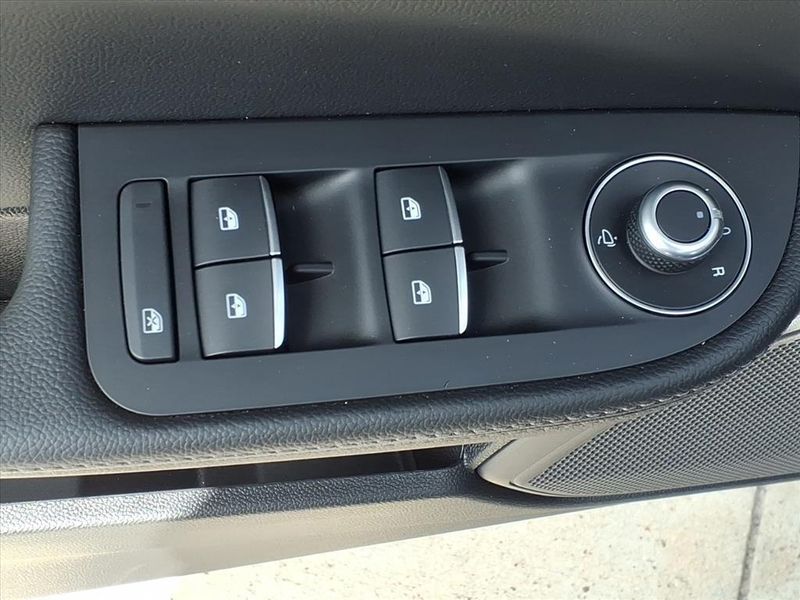 New 2025 Alfa Romeo Giulia AWDImage 15