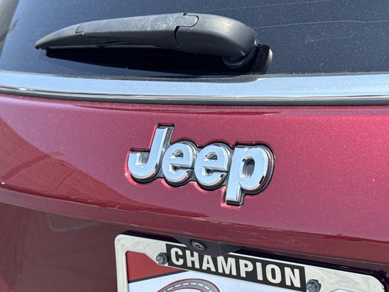 Used 2022 Jeep Compass Latitude Lux