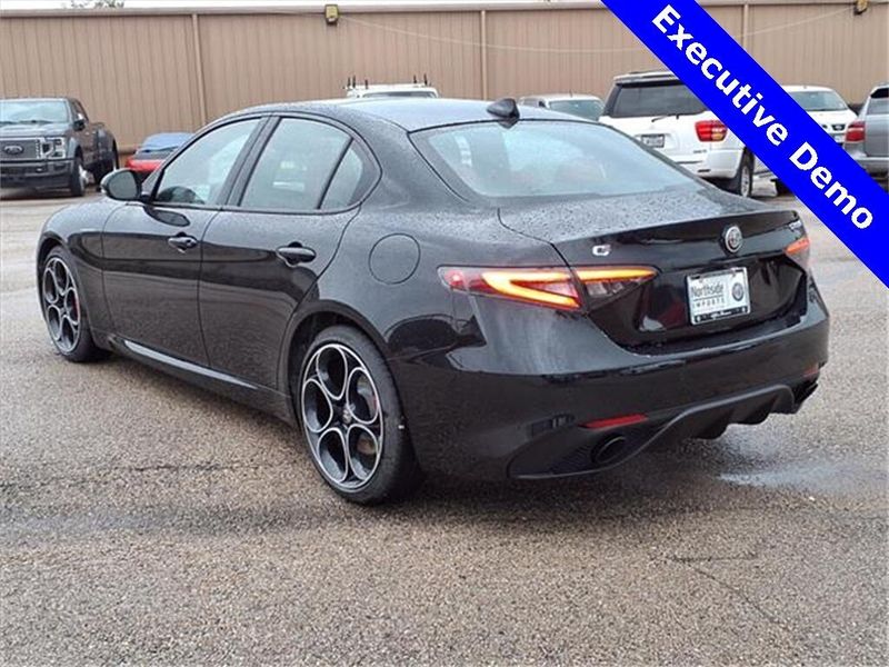 2025 Alfa Romeo Giulia Image 8