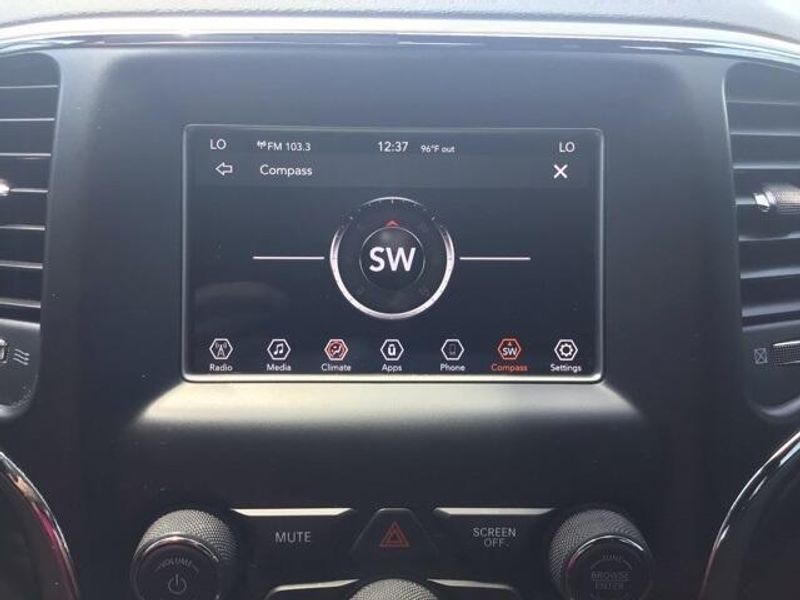 Used 2020 Jeep Grand Cherokee Laredo EImage 12