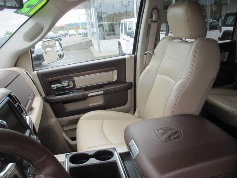 2015 RAM 3500 LaramieImage 20