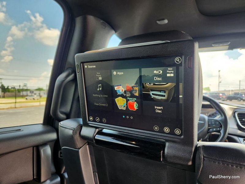 2019 Chrysler Pacifica Touring L Plus SImage 3