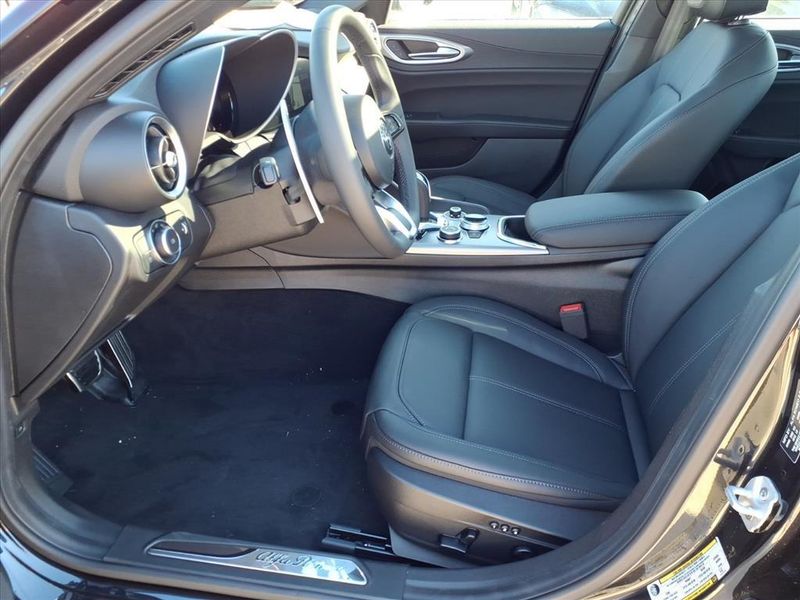 New 2025 Alfa Romeo Giulia RwdImage 15