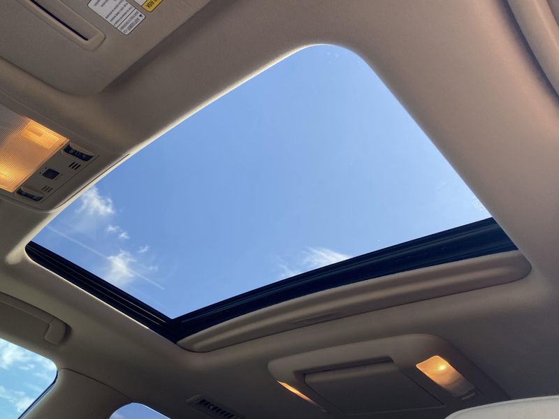 2013 Toyota Land Cruiser BaseImage 31