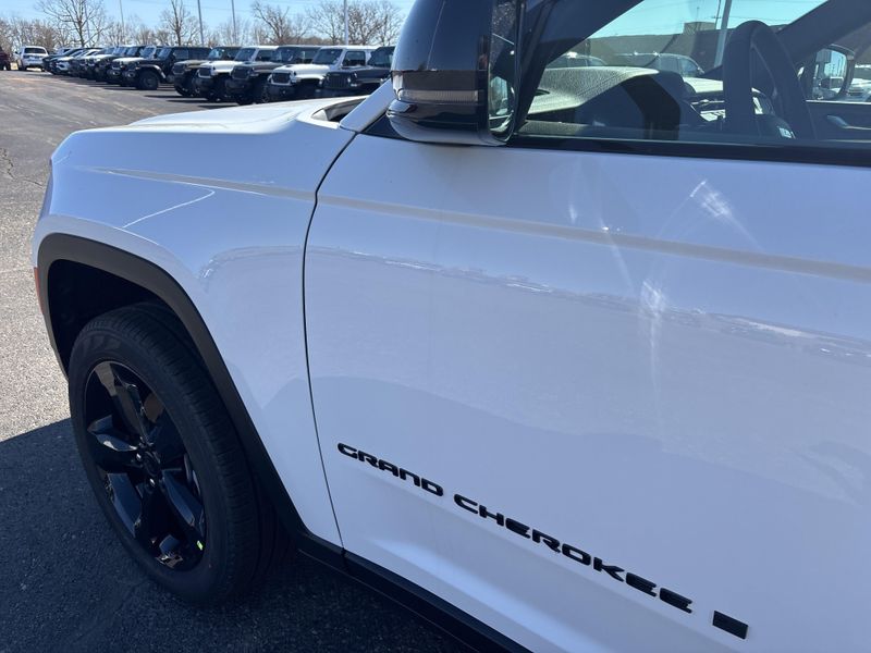 New 2026 Jeep Grand Cherokee Limited 4x4Image 14