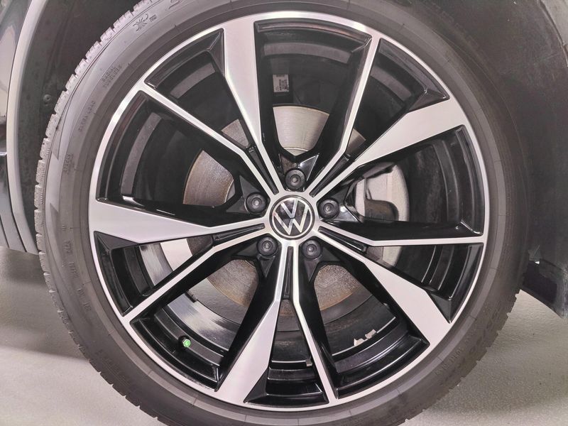 Used 2024 Volkswagen Tiguan AWD SEL R-Line w/Sunroof/navImage 28