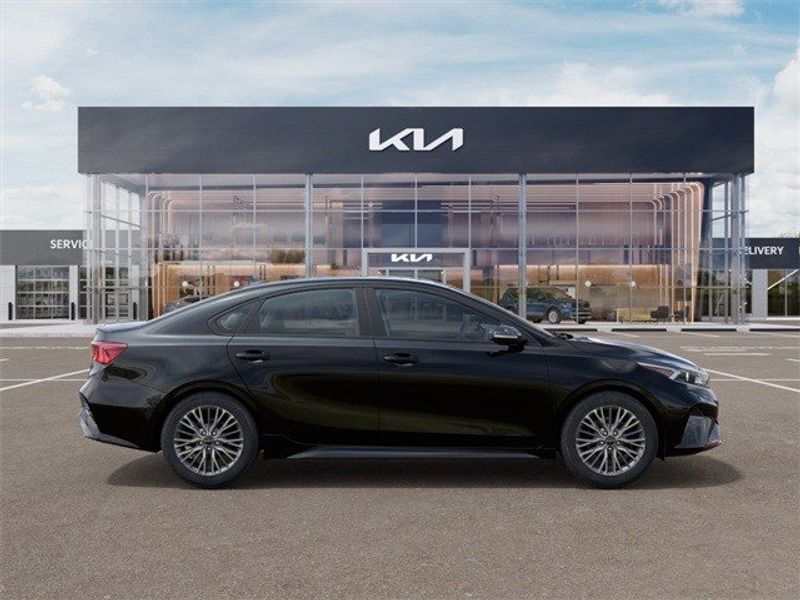 2024 Kia Forte GT-LineImage 7
