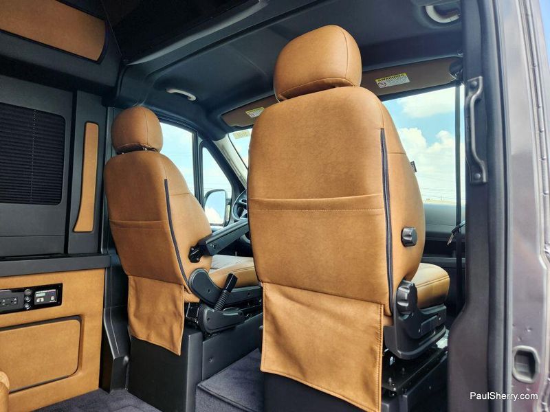 New 2024 RAM Promaster 2500 Slt+ Window Van High Roof 159