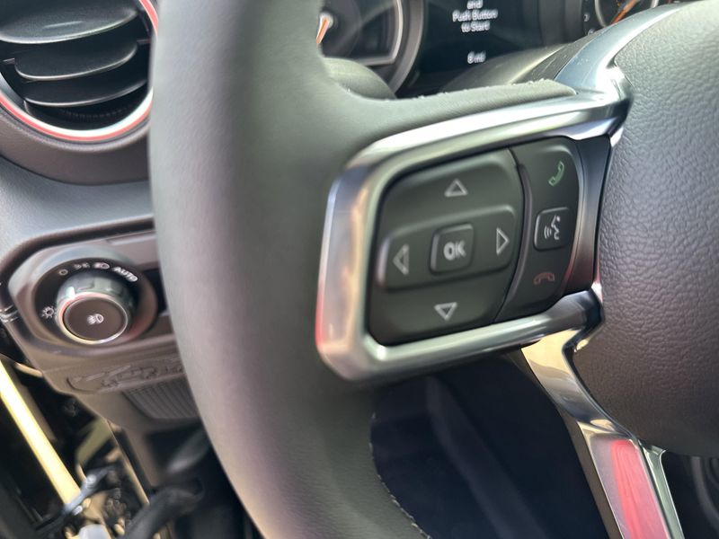 New 2025 Jeep Wrangler 4-door SaharaImage 23