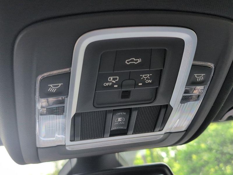 2019 RAM 2500 LaramieImage 30