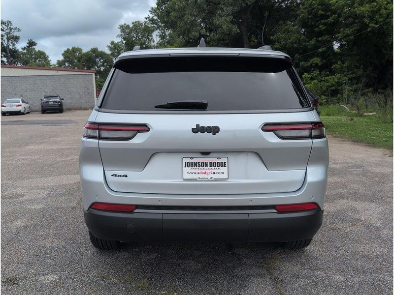 New 2026 Jeep Grand Cherokee L Laredo Altitude 4x4Image 4
