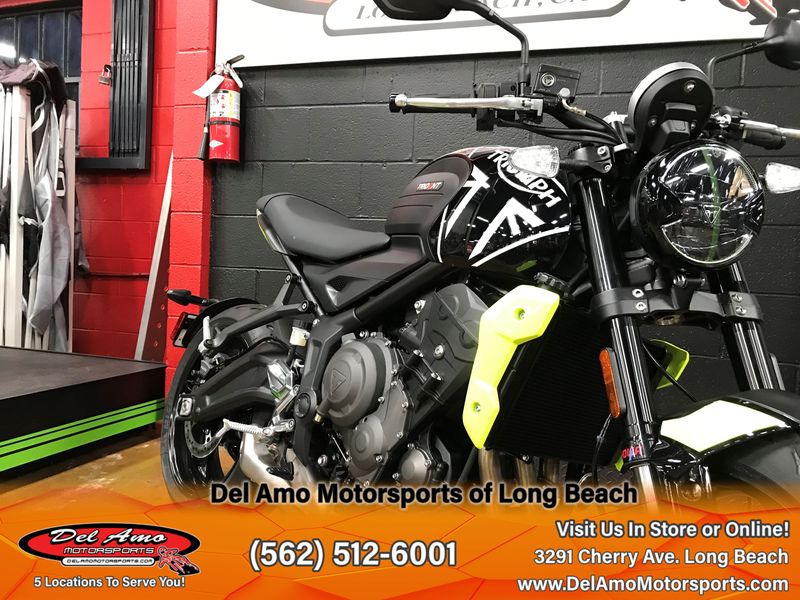 2024 Triumph TRIDENT 660  in a JET BLACK/TRIUMPH RACING YELLOW exterior color. Del Amo Motorsports of Long Beach (562) 362-3160 delamomotorsports.com 