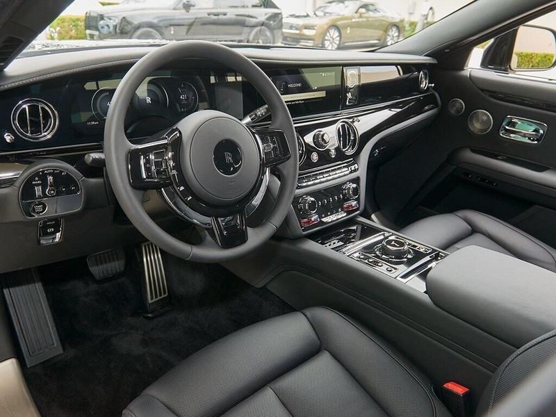 2025 Rolls-Royce Ghost Image 10