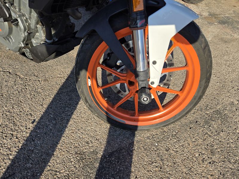 USED 2019 KTM DUKE 390 Image 15