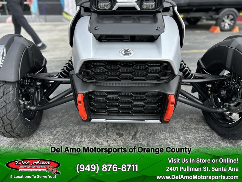 2025 Can-Am CANYON XT Image 18