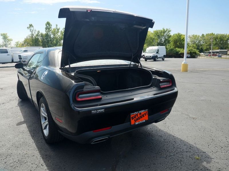 2018 Dodge Challenger SXTImage 14