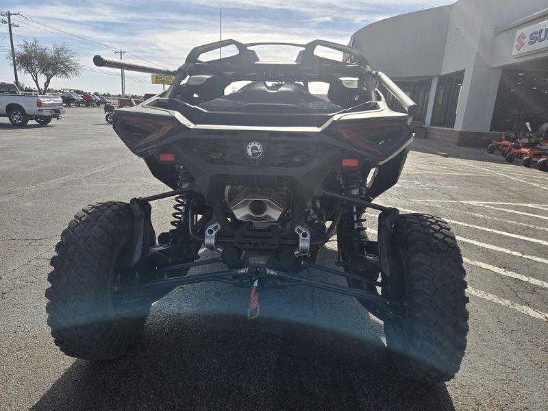 NEW 2026 CAN-AM MAVERICK R X RC WITH SMARTSHOX 999T DCT Image 27