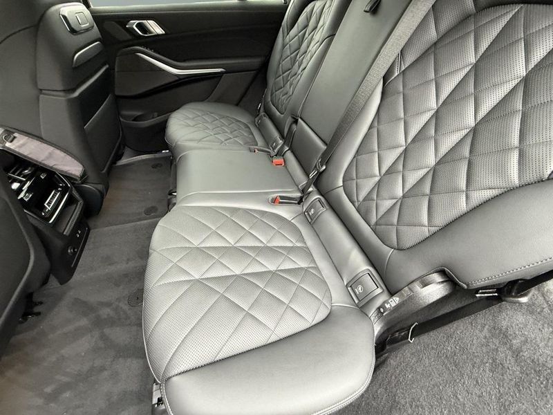 2026 BMW X7 xDrive40iImage 28