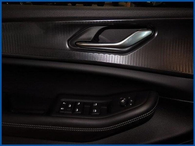 New 2025 Jeep Grand Cherokee Altitude XImage 11