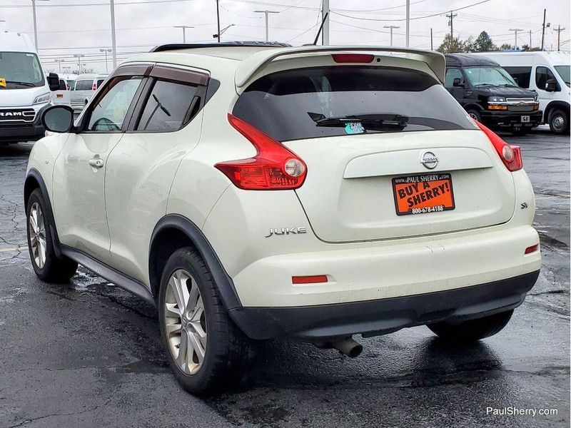 2011 Nissan Juke SVImage 4