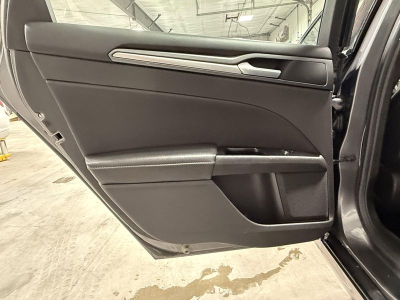 Used 2014 Ford Fusion TitaniumImage 18