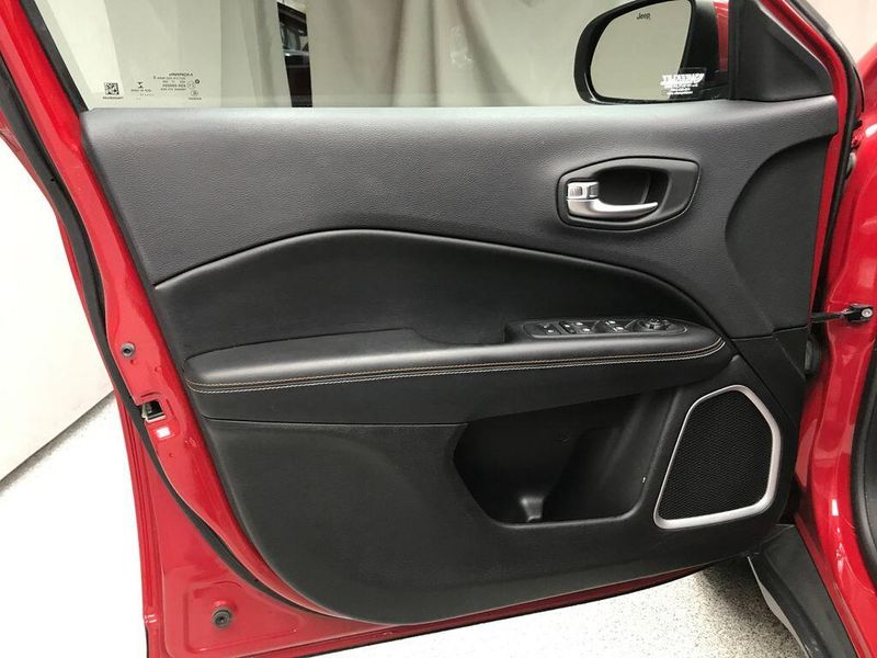 Used 2017 Jeep New Compass LatitudeImage 3