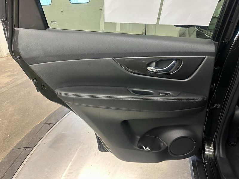 2020 Nissan Rogue SVImage 23