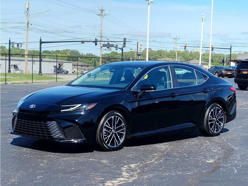 Used 2025 Toyota Camry XLE