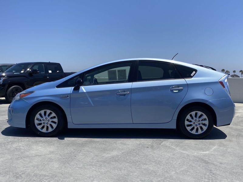 2014 Toyota Prius Plug-In AdvancedImage 7