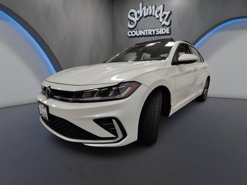 Used 2026 Volkswagen Jetta SE w/SunroofImage 8