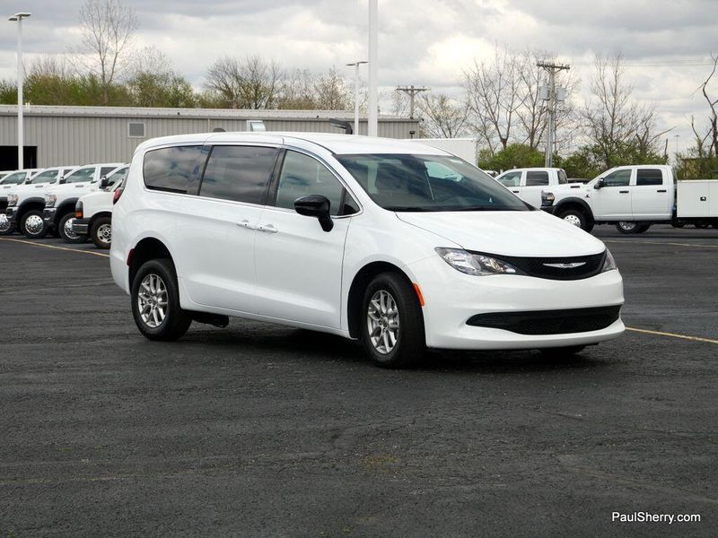 2025 Chrysler Voyager LXImage 36
