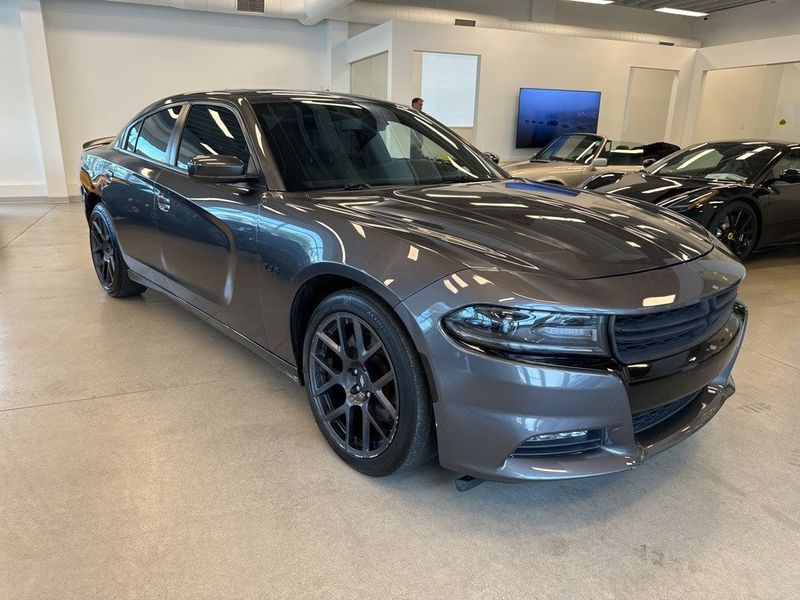 2018 Dodge Charger R/TImage 3