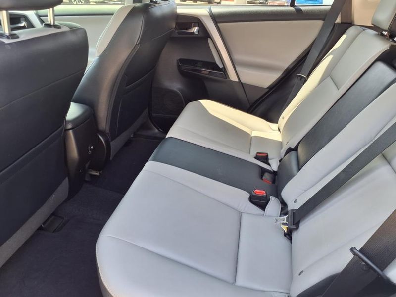 2016 Toyota RAV4 LimitedImage 12