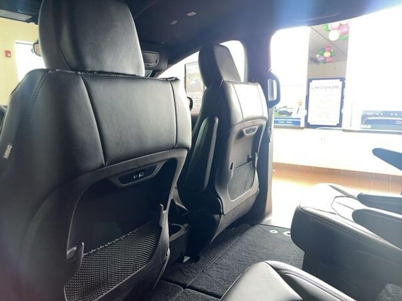 2025 Chrysler Pacifica SelectImage 14