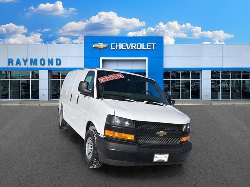 New 2025 Chevrolet Express 2500 Work VanImage 10