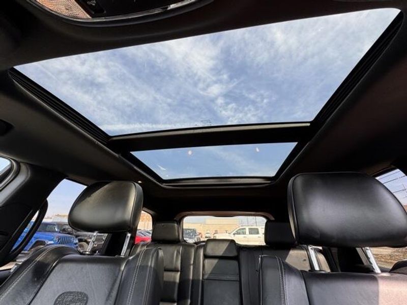 Used 2017 Jeep Grand Cherokee OverlandImage 17