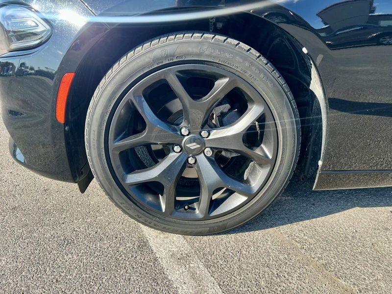 2020 Dodge Charger SXT photo 3
