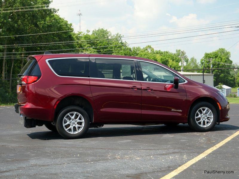 Used 2023 Chrysler Voyager LXImage 28