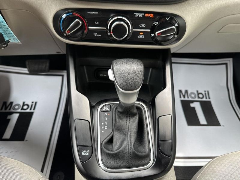 2023 Kia Soul LXImage 29