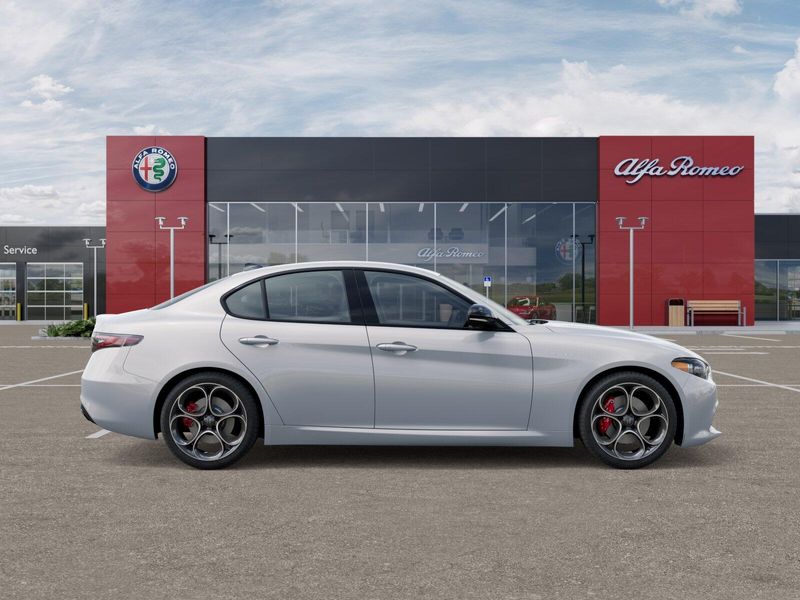 New 2025 Alfa Romeo Giulia RwdImage 38