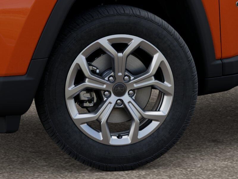 2026 Jeep Compass Latitude photo 4