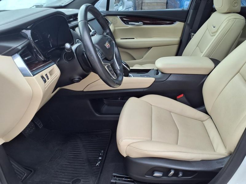 Used 2019 Cadillac XT5 LuxuryImage 18