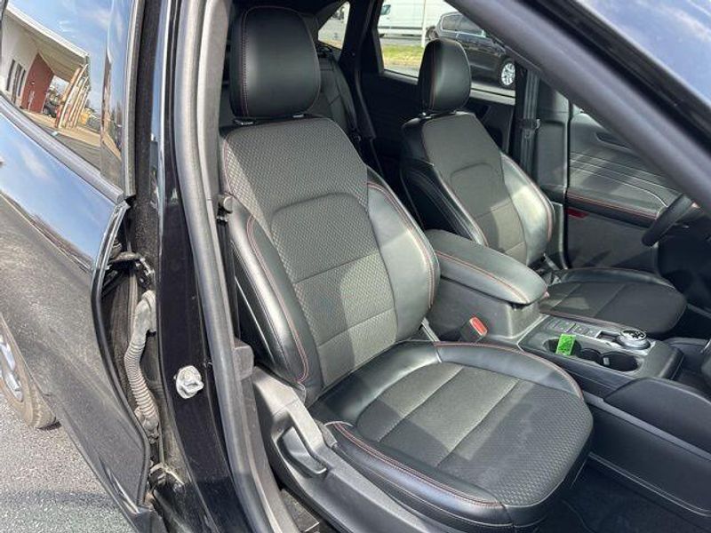2024 Ford Escape ST-LineImage 15