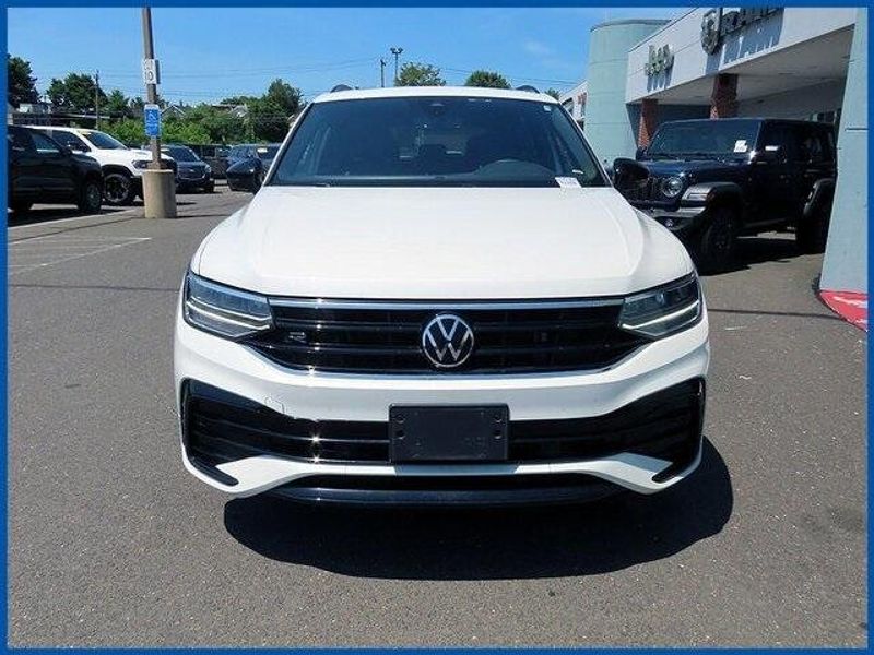 2022 Volkswagen Tiguan 2.0T SE R-Line BlackImage 3