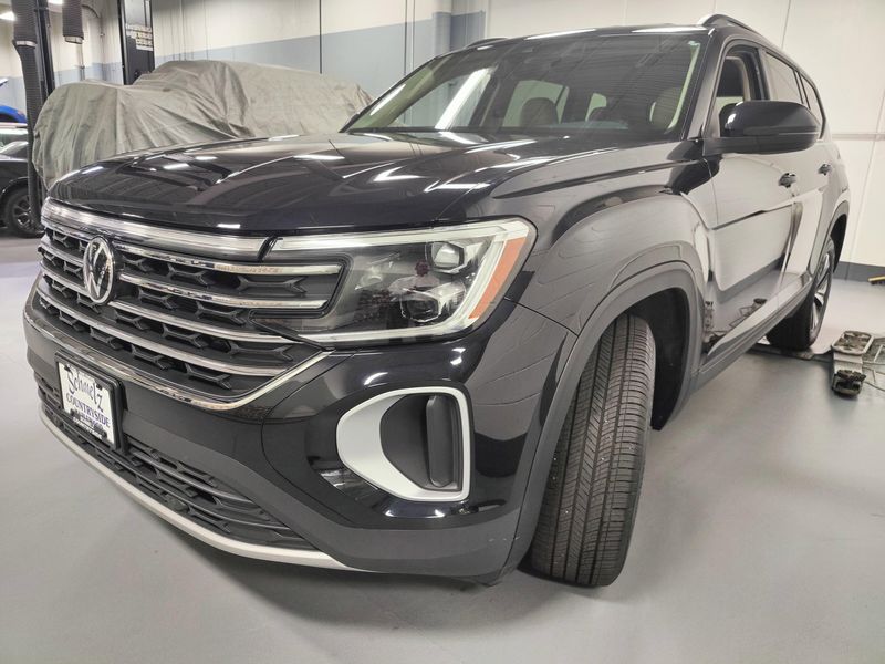 Used 2024 Volkswagen Atlas SE 4-Motion AWDImage 6