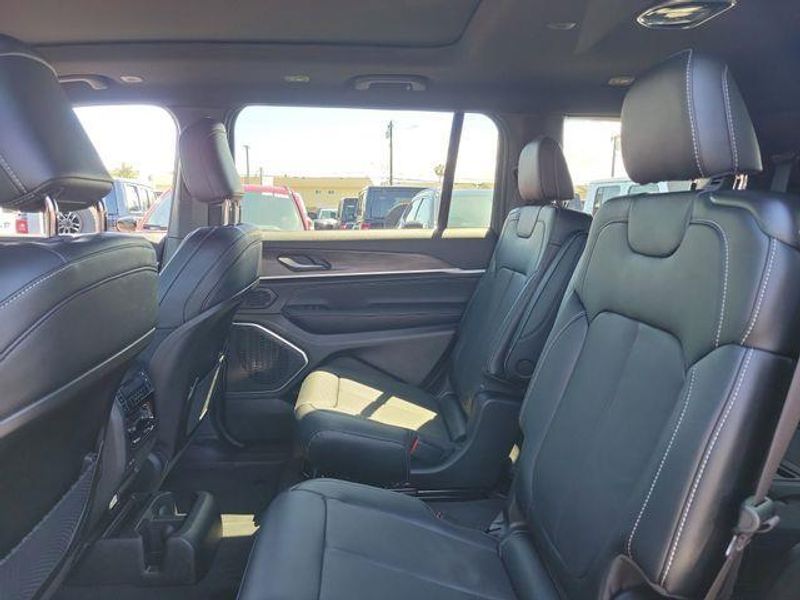 New 2026 Jeep Grand Cherokee L Limited Reserve 4x4