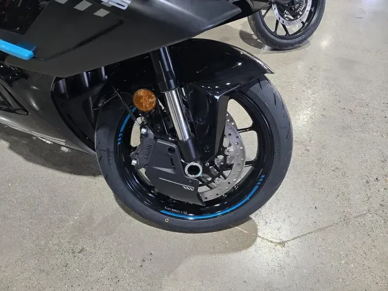 2025 CFMOTO 675SS NEBULA BLACK Image 13
