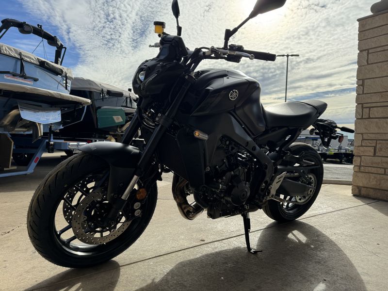 2023 YAMAHA MT09 MATTE RAVEN BLACK in a BLACK exterior color. Family PowerSports (877) 886-1997 familypowersports.com 