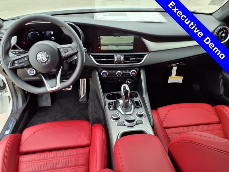 2025 Alfa Romeo Giulia RwdImage 13